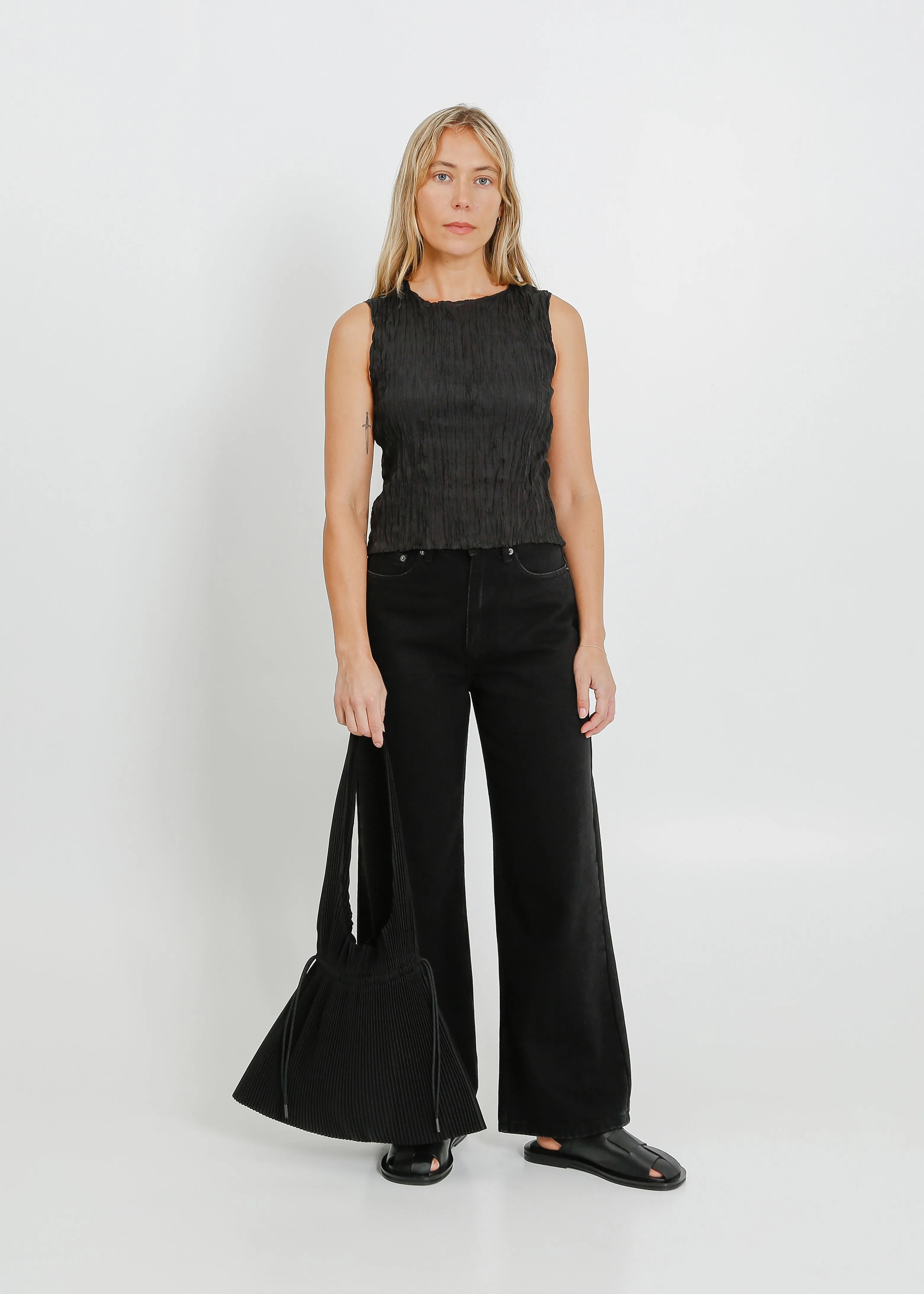 ASH PLEAT TOTE / BLACK