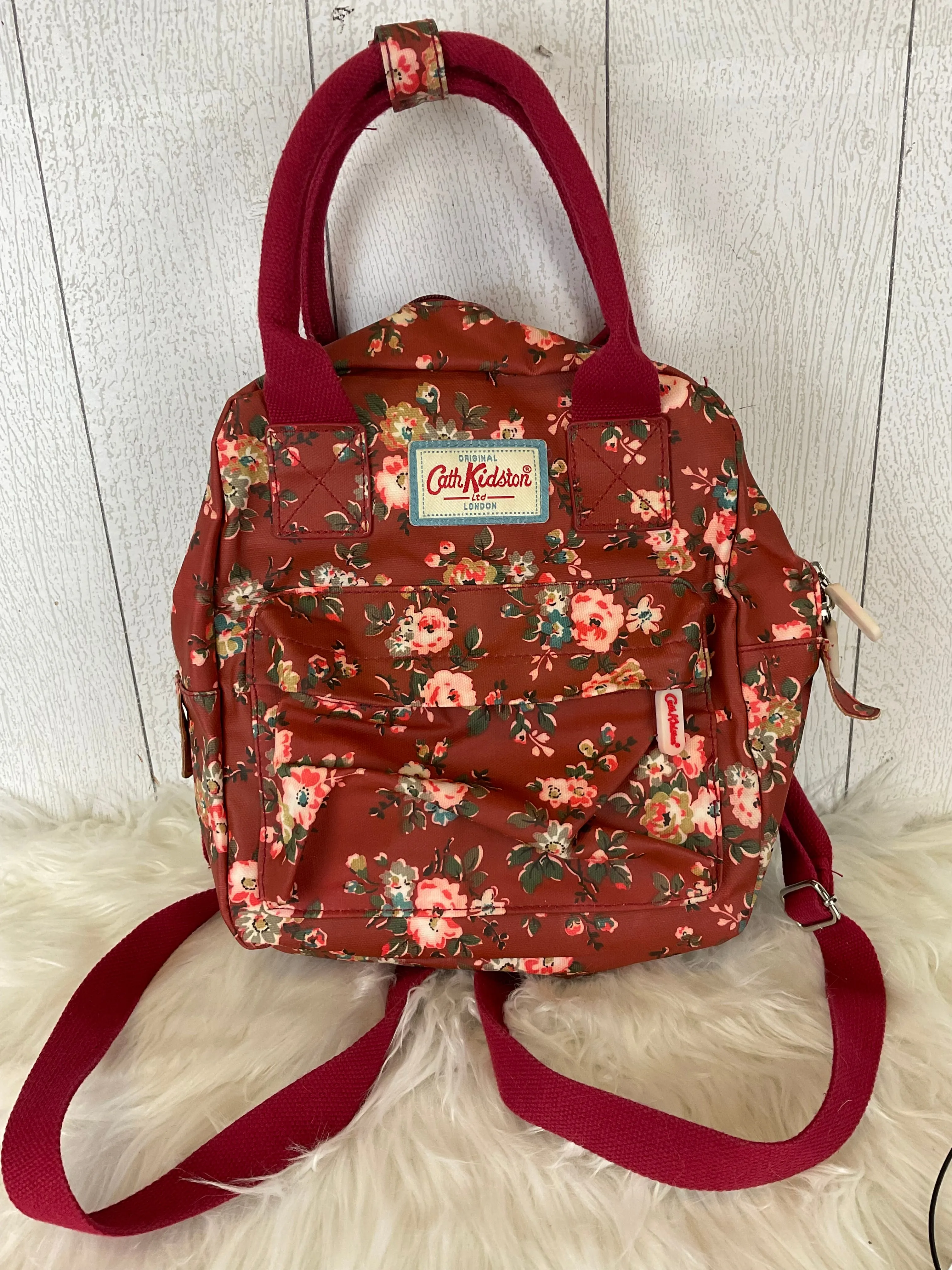 Backpack Clothes Mentor, Size Small