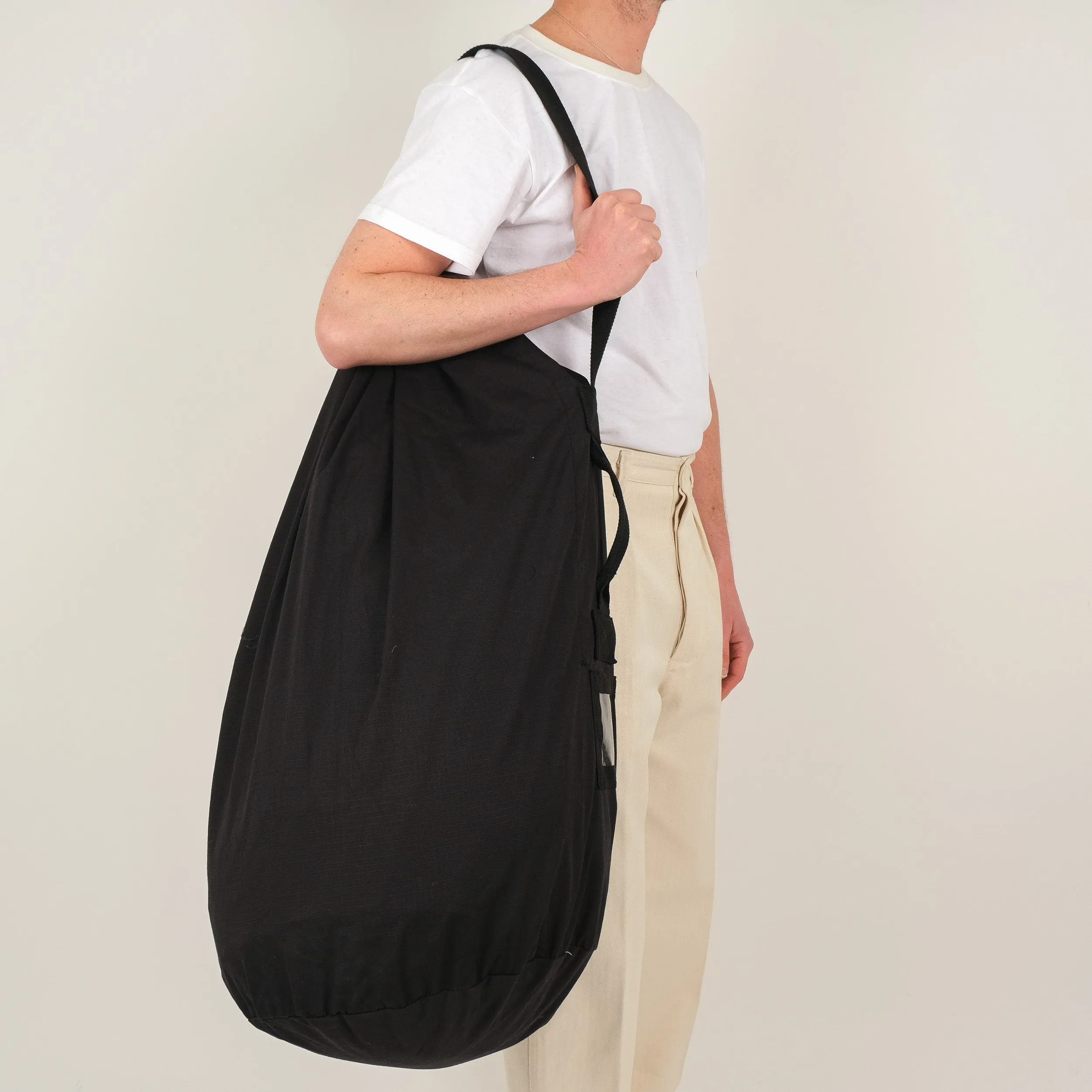 BLACK DUFFEL BAG