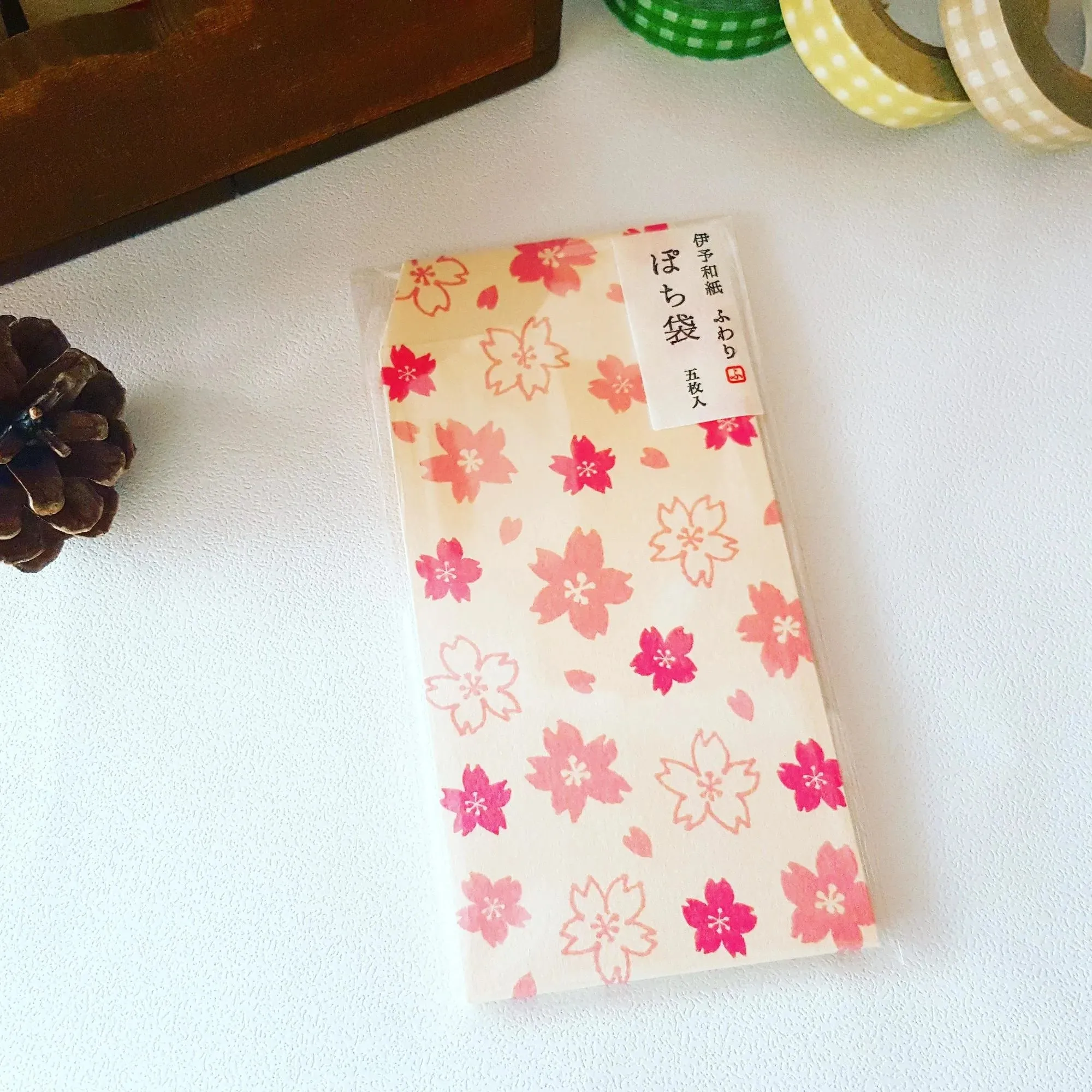 Optimized Title: Premium Iyowashi Sakura Envelope with Delicate Cherry Blossom Design