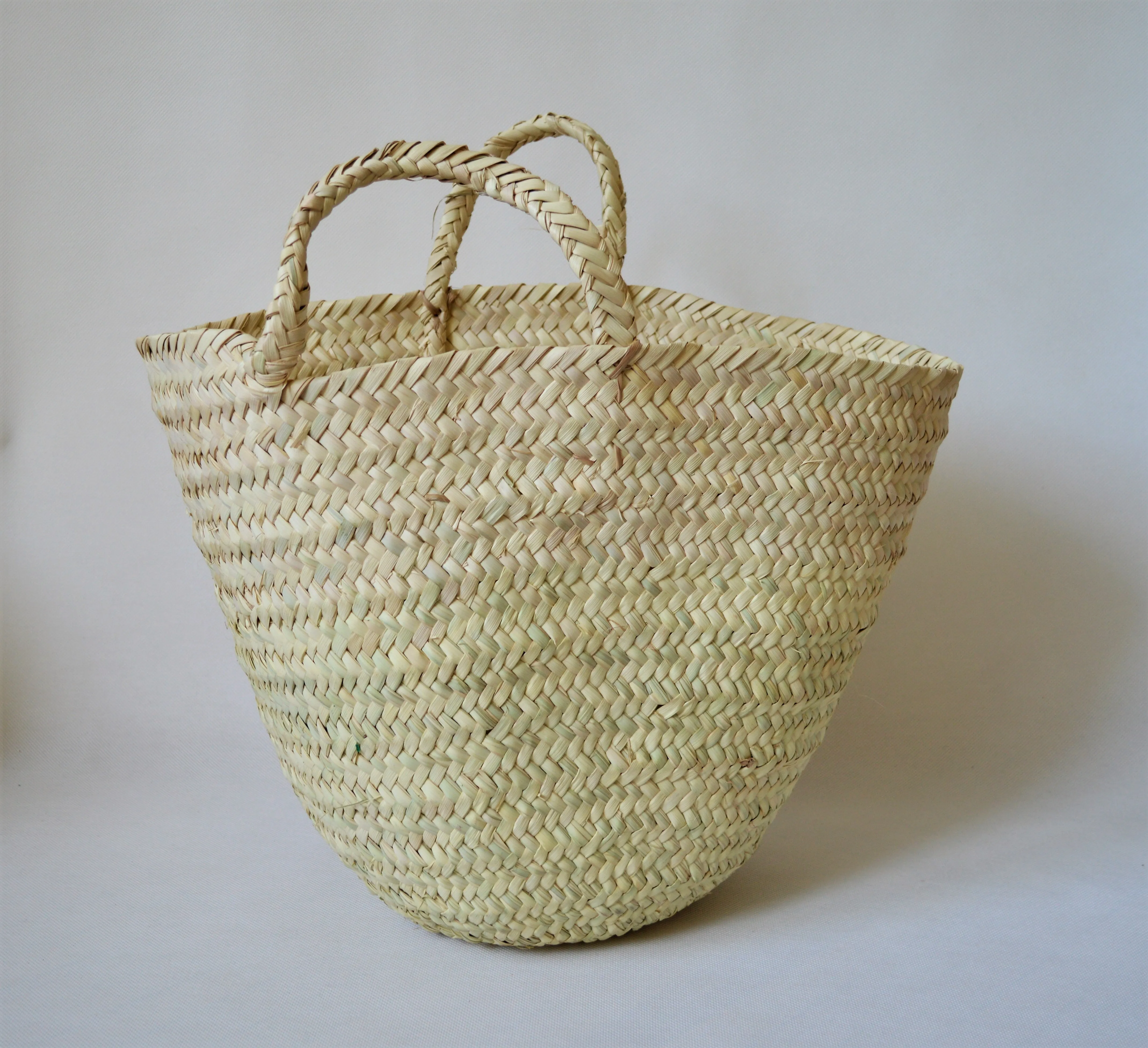 Natural straw basket for storage and shopping