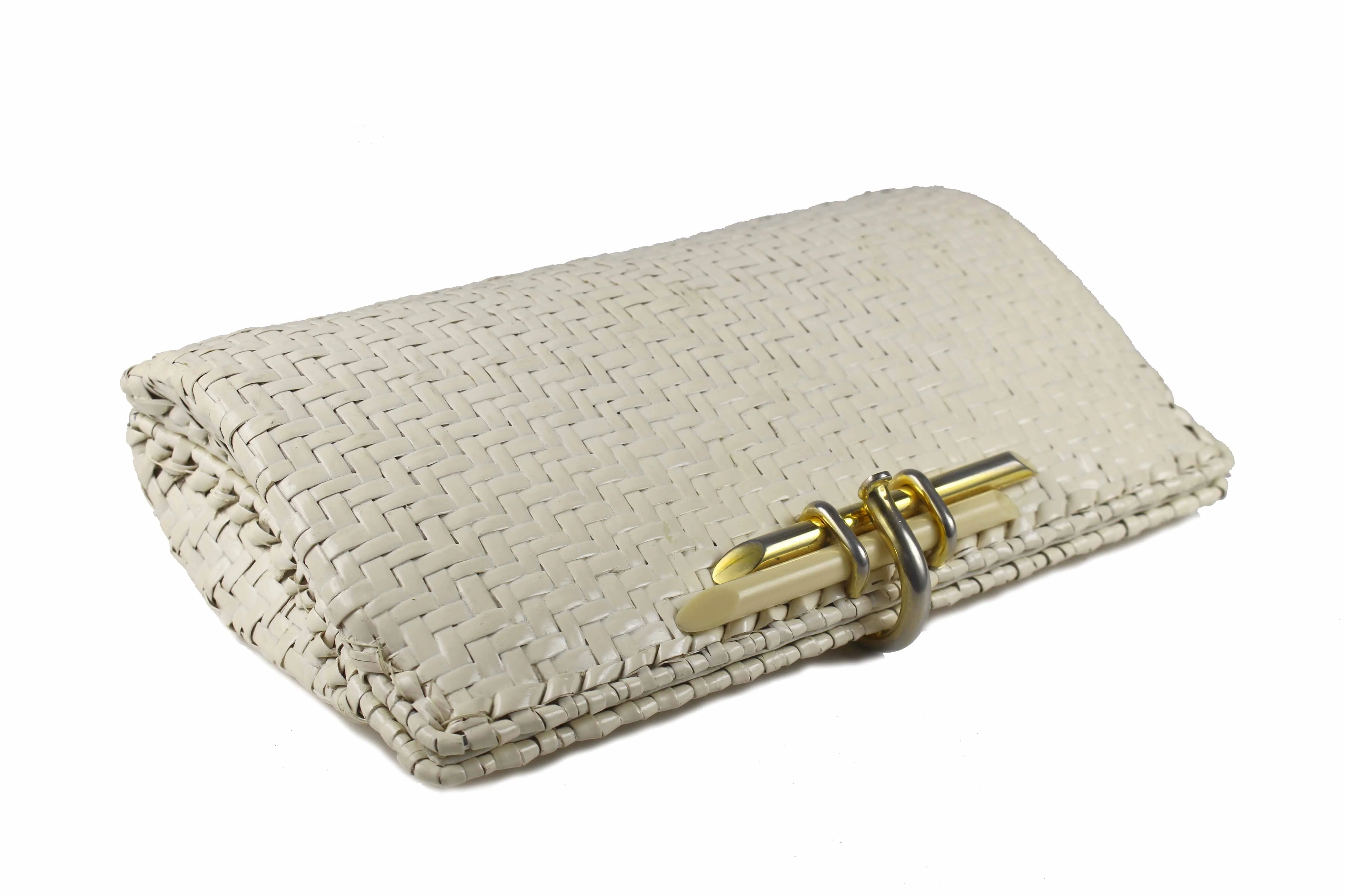 RODO white wicker clutch with metal and plastic clasp