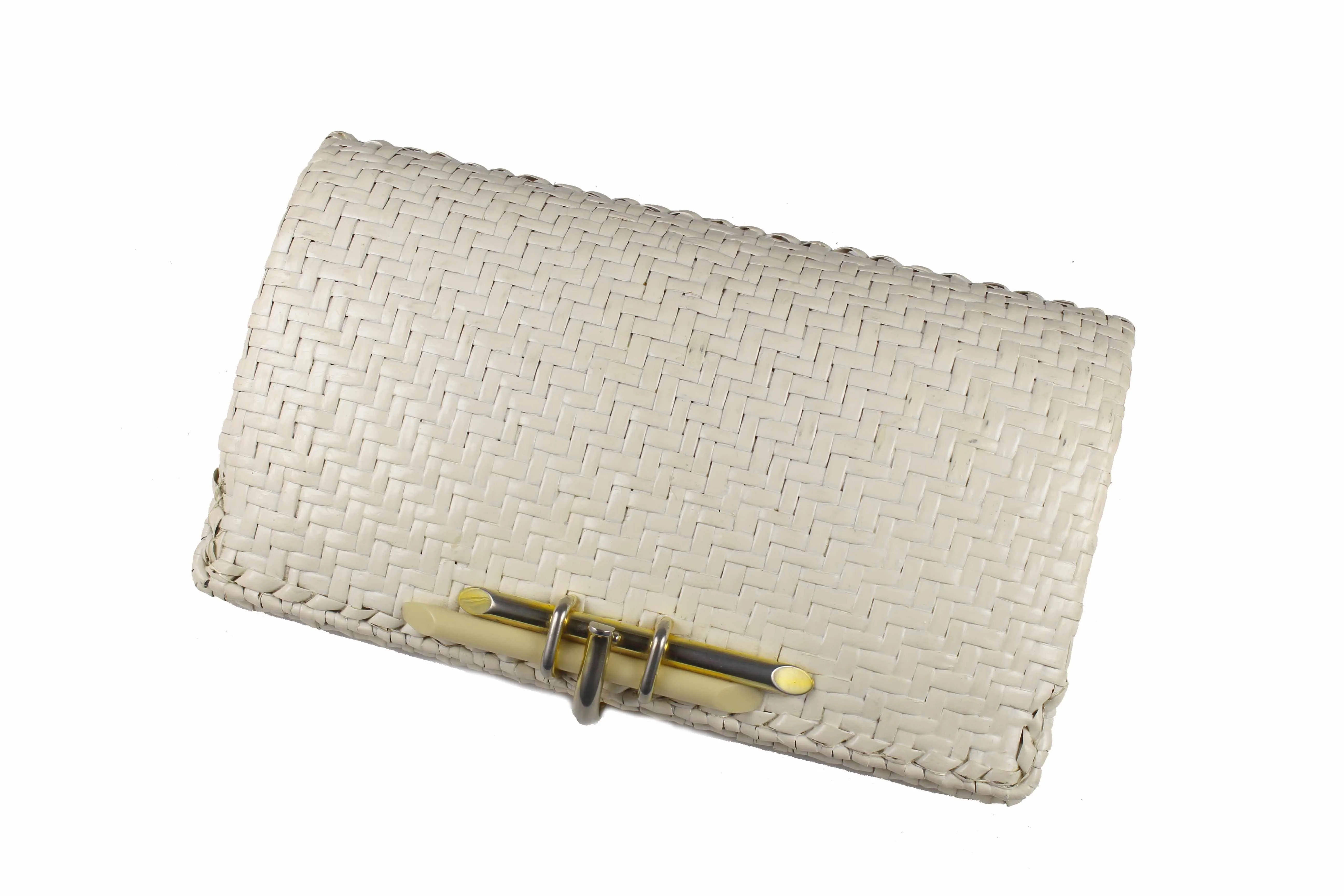 RODO white wicker clutch with metal and plastic clasp