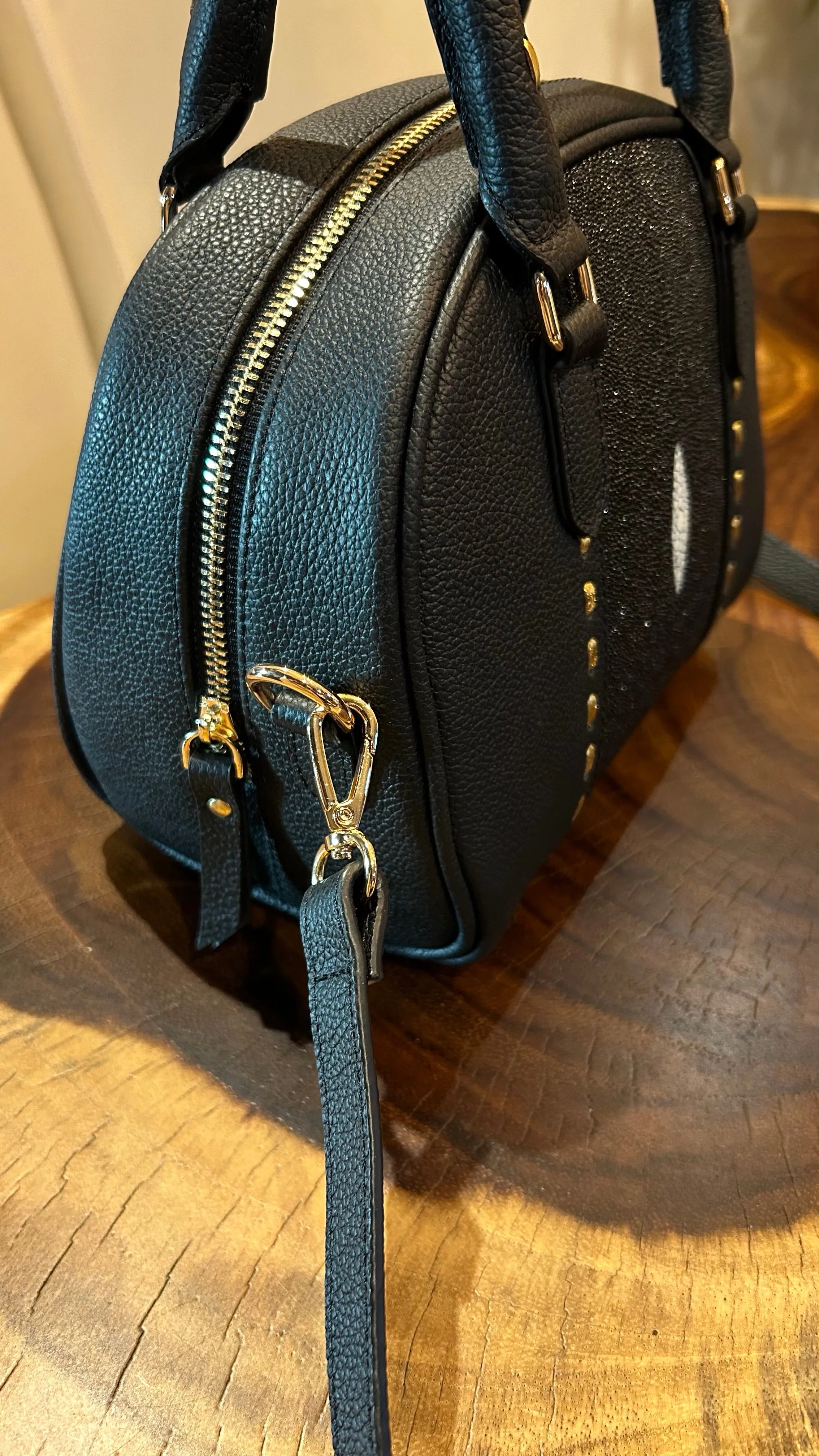 TESTALEONE Luxury Shoulder Bag. Stingray